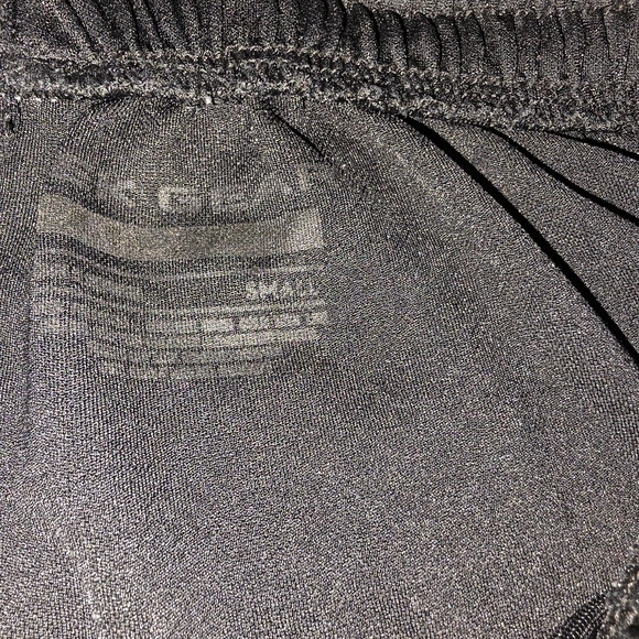 Tek Gear Men's Black and Red Shorts - Small - Picture 2 of 3